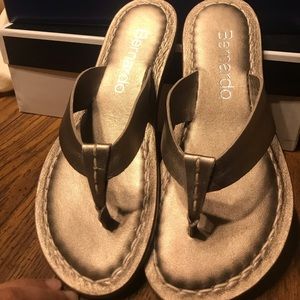 Matte  shimmer Sandal! Worn ONCE! EC!